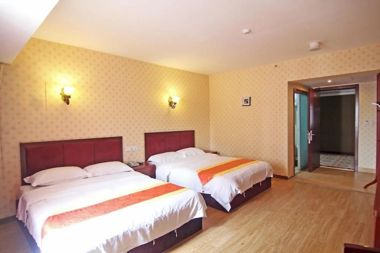 Jienasi Business Hotel