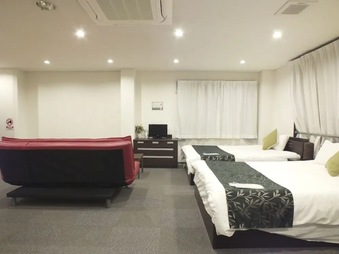 Hotel & Condominium airBest