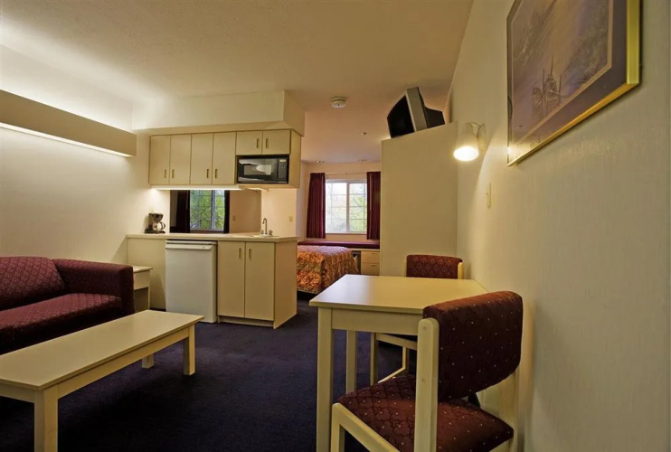Americas Best Value Inn & Suites - N. Lima/Boardman