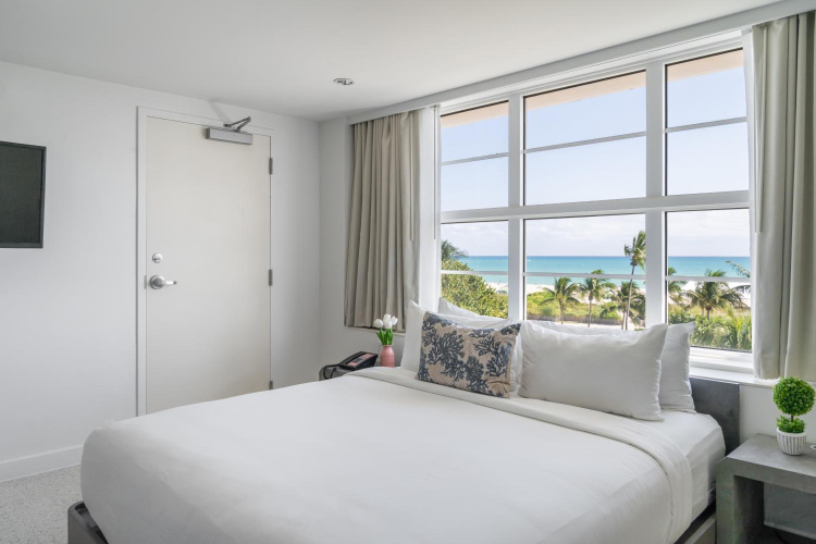 Clevelander Hotel – Adults Only