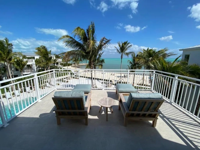 4 Bedrooms Premium Villa oceanfront