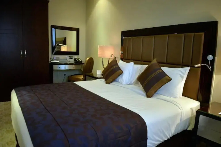 Premium Strato Hotel