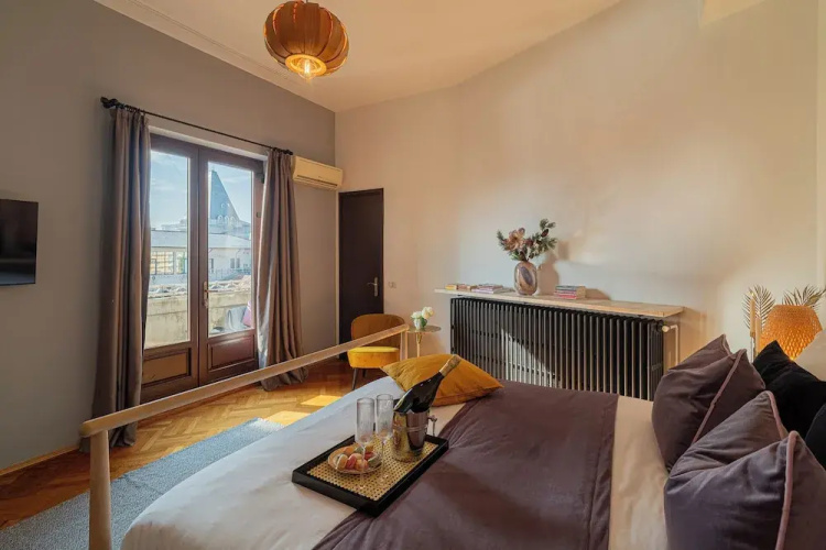 3BR Atrium Penthouse by Cismigiu - Bright & Spacious with Balcony