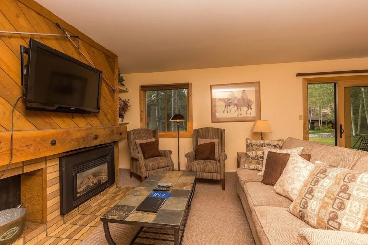 Flying Dutchman #1143 - Studio Br Condo