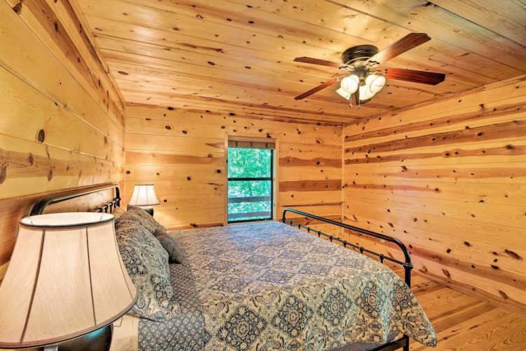 Quiet Mountain Fork River Cabin w/ Water-view Deck