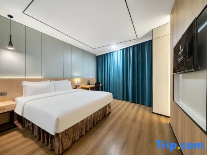 Standard Double room with city view