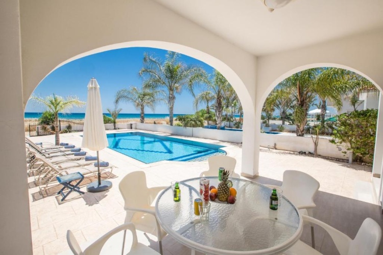 3 Bedrooms Villa