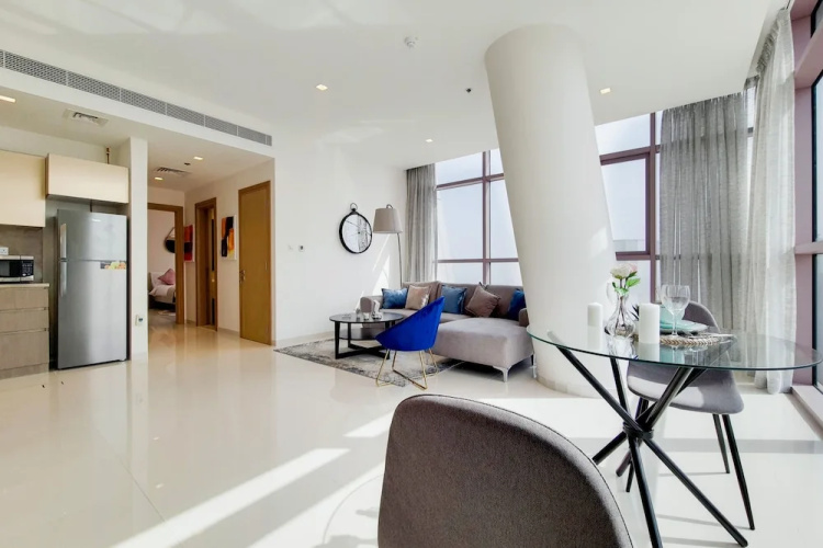 GreenFuture - Panoramic City View From This High-Rise Chic Condo