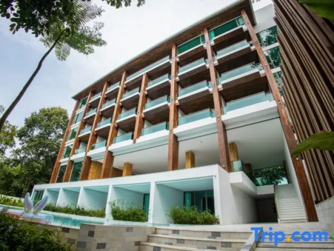 Luxtalay Khanom Hotel