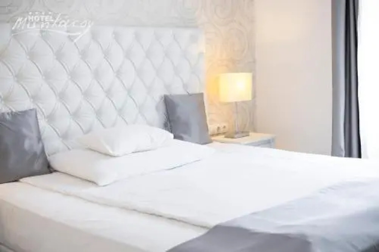 Munkcsy Hotel