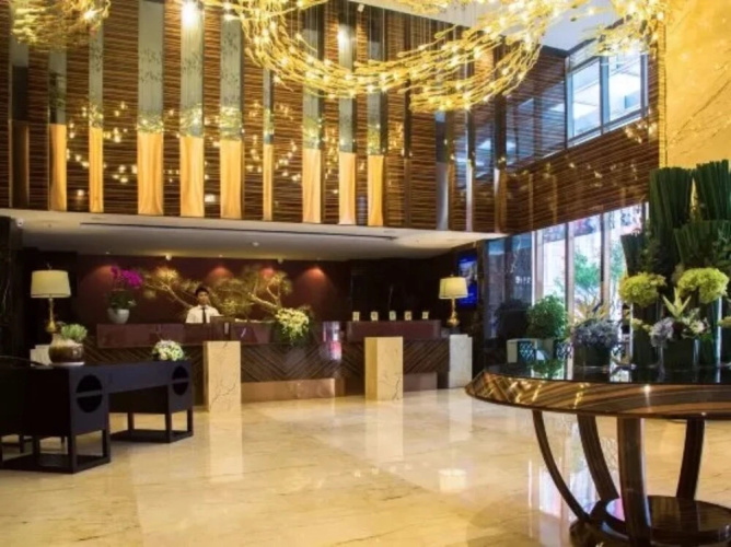 Ease World Hotel