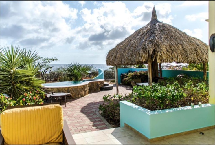 3 Bedrooms Villa
