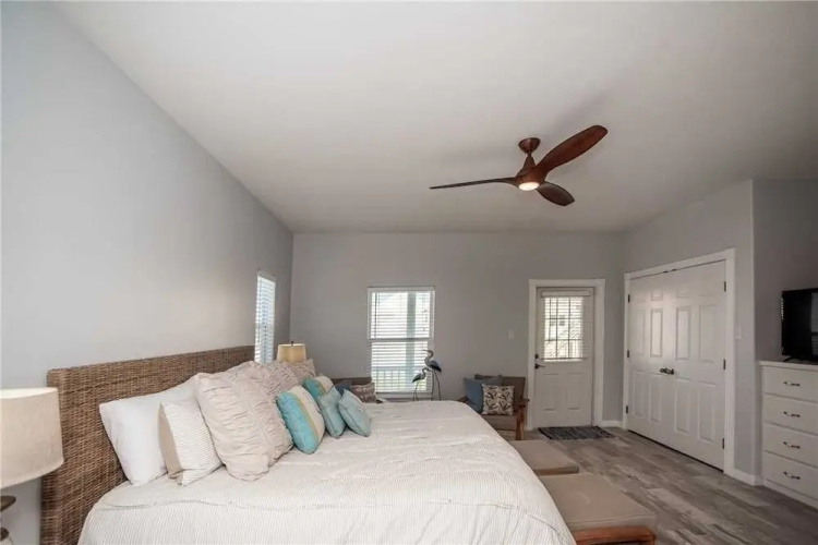 228 Mustang Royale - 4 Br Home