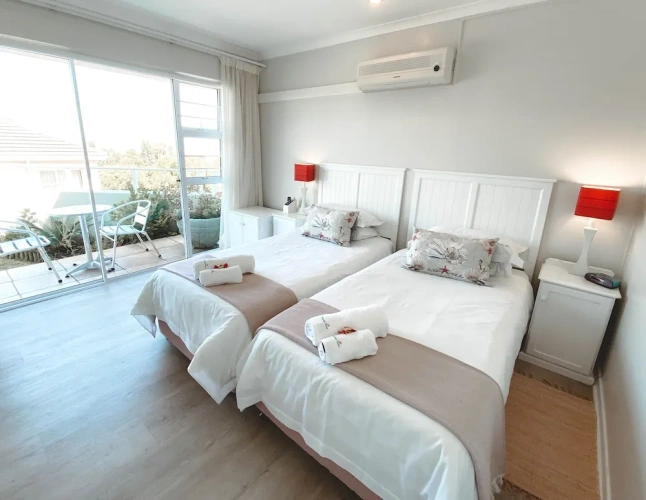 Standard Twin room with mountain view