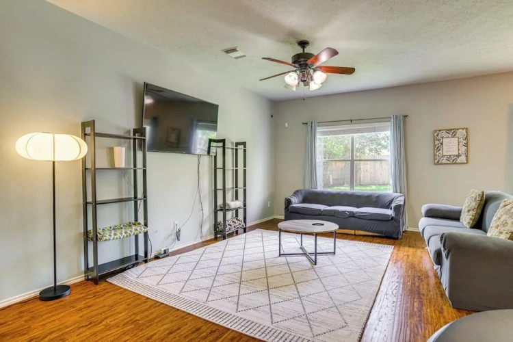 4 Bedrooms Cottage