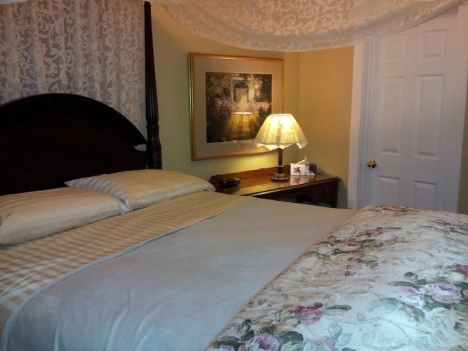 DownHome Bed & Breakfast
