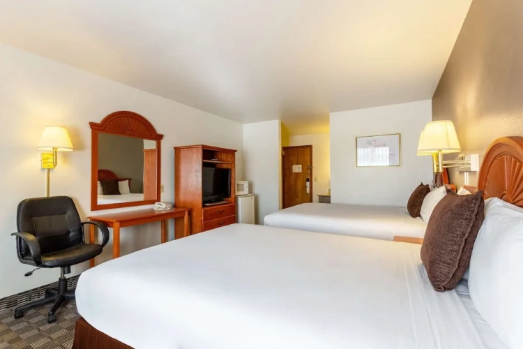 Standard Quadruple room with balcony