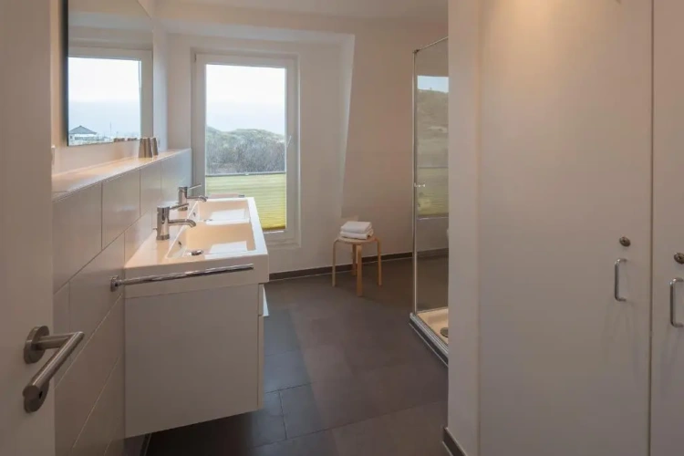 3 Bedrooms Cottage