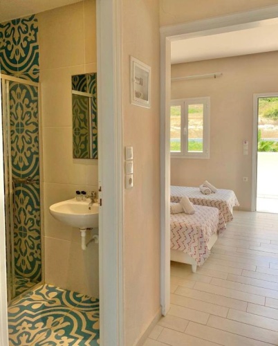 Standard Quadruple room with sea view