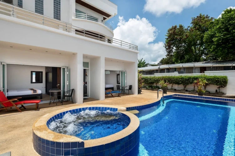 3 Bedrooms Villa