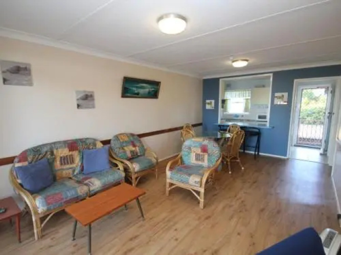 BEACHFRONT 3- 3/12 Bundella Ave LC