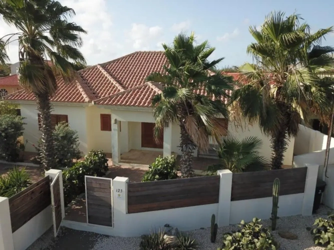 3 Bedrooms Villa