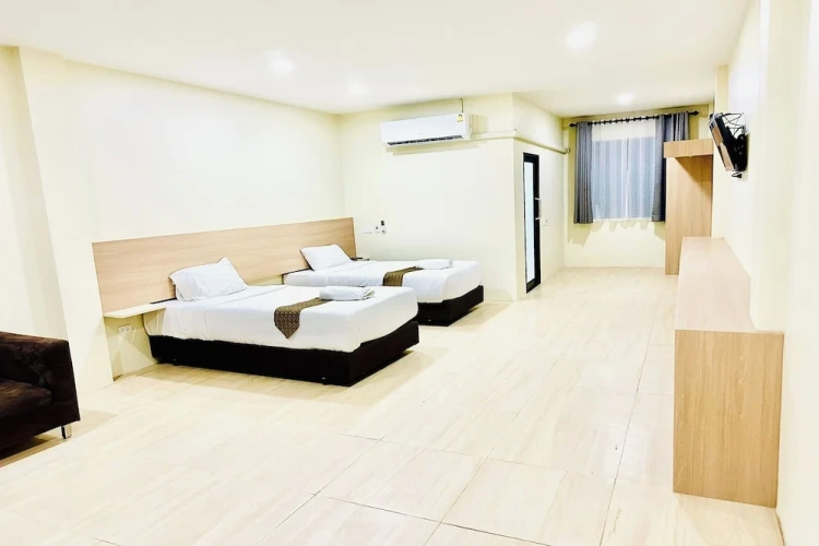 Deluxe Twin room with balcony