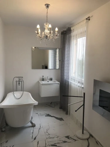 5 Bedrooms Cottage