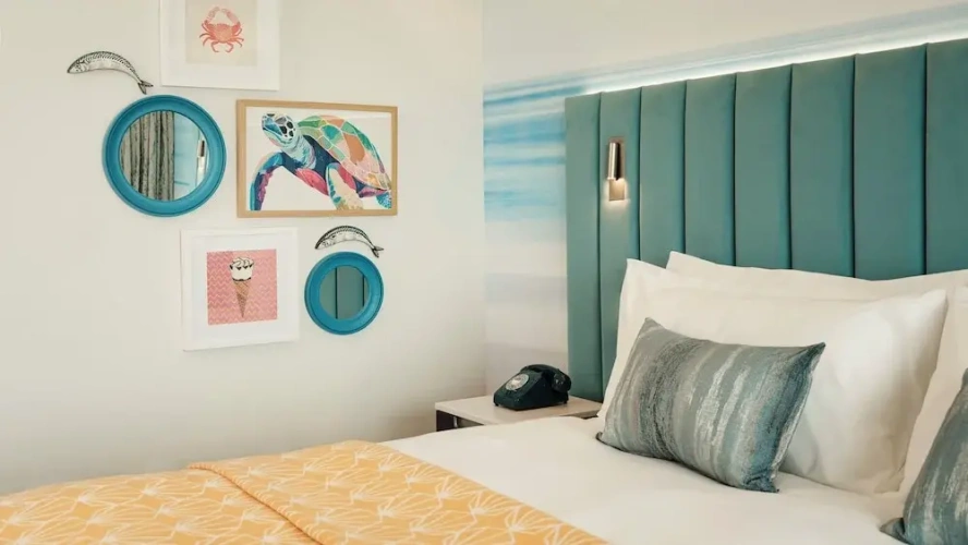Standard Twin room with sea view