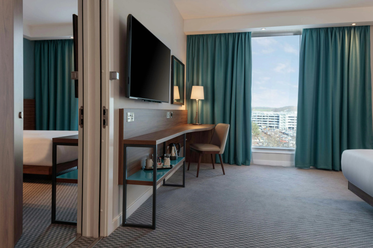 Hampton by Hilton Edinburgh Airport photo 7