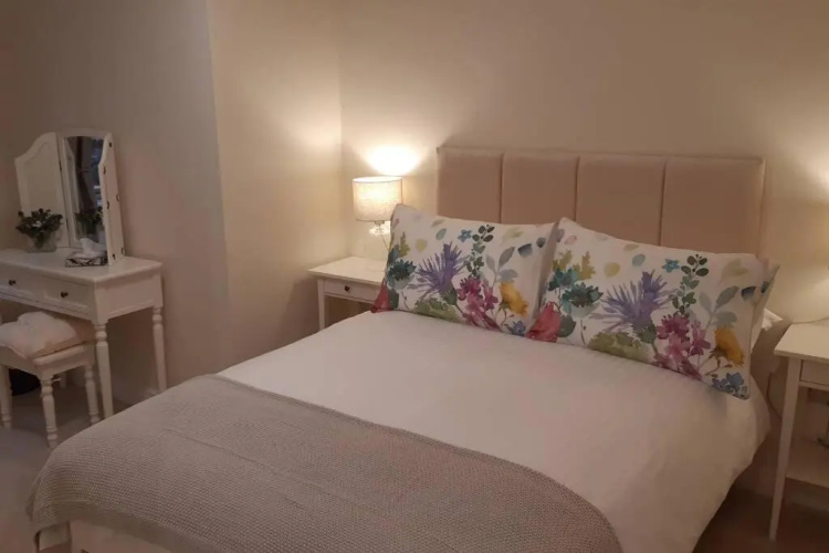 Conaglen, 2 Bedroom Lochside Flat