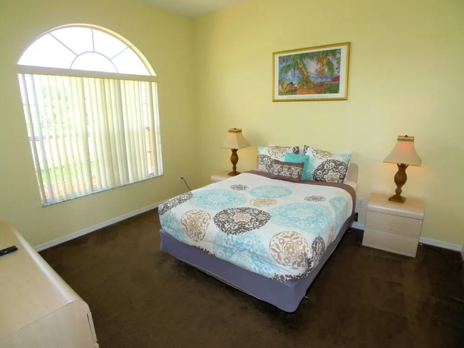 5 BED Pool Home IN Golf Community