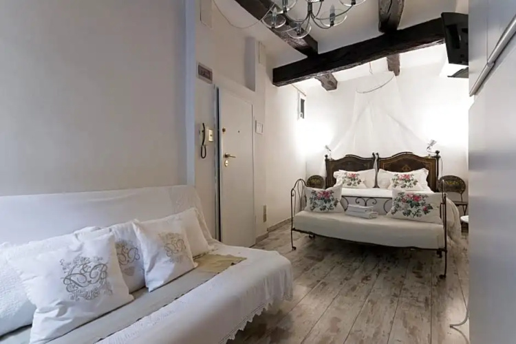 Alberta D Bed Breakfast