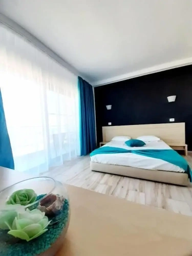 Apartment with balcony and with sea view