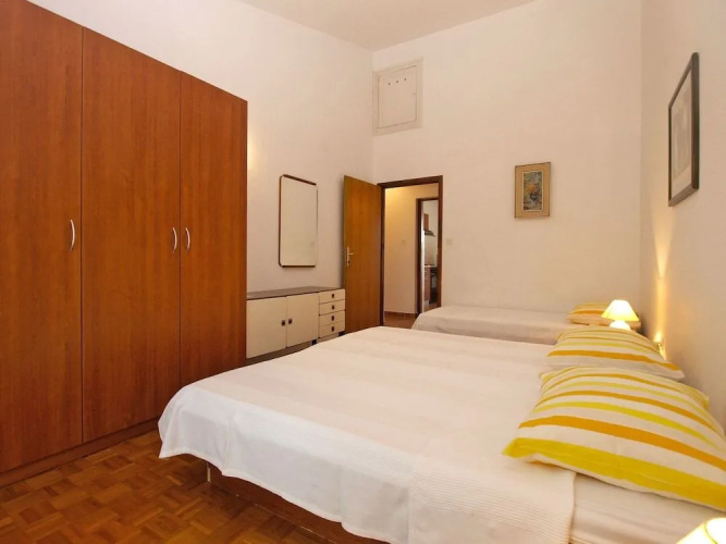 Apartment 1652