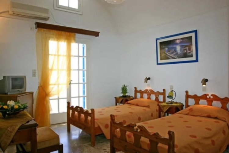 Artemis Santorini