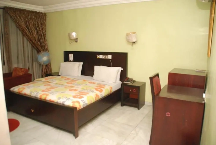 Deluxe Suite