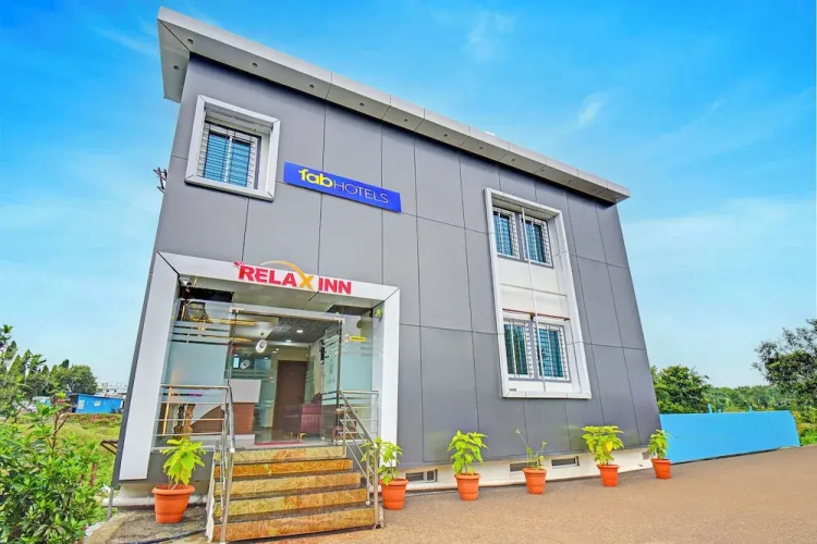 Fabhotel Relax Inn