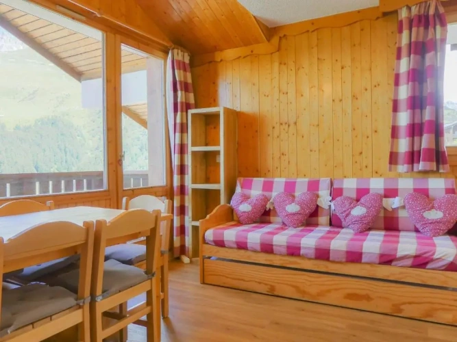 2 Bedrooms Apartment