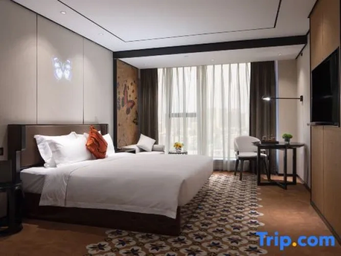 1 Bedroom Deluxe Suite
