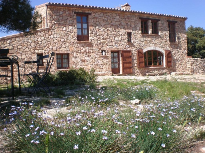 4 Bedrooms Cottage