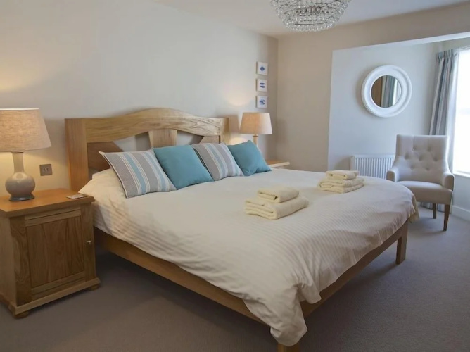 2 Hamstone Court