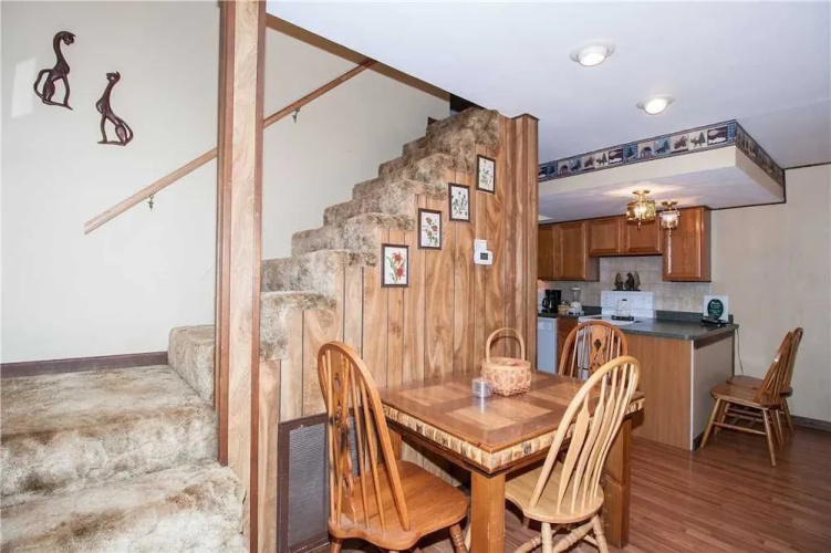 River Chalet - Three Bedroom Cabin