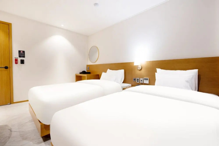 Daisy Hotel