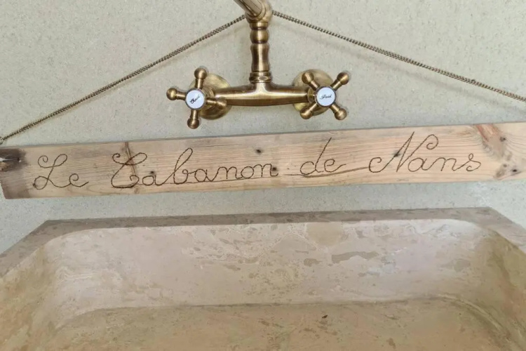Le Cabanon de Nans. Gîte de charme en Provence.