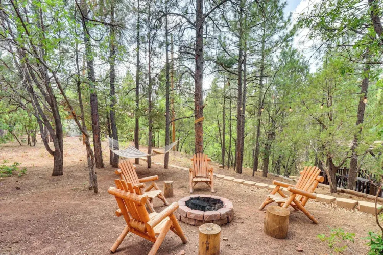 Large Yard w/ Fire Pit: Show Low Cabin