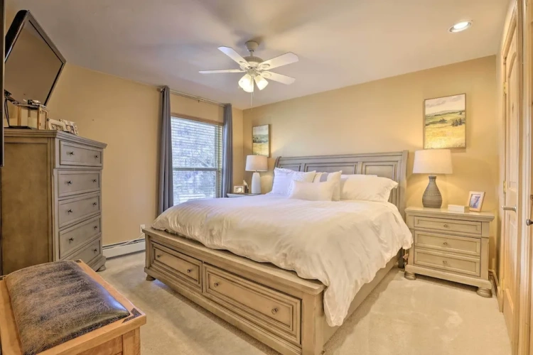 2 Bedrooms Apartment