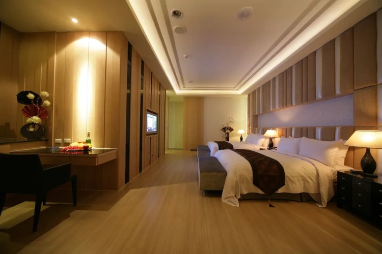 1 Bedroom Standard Quadruple Family room