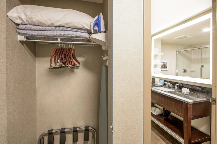 Hampton Inn & Suites Seattle-Downtown