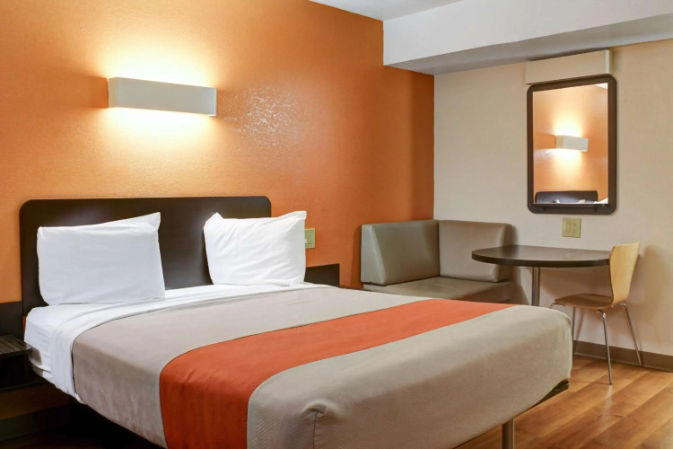 Motel 6 Bishop, CA